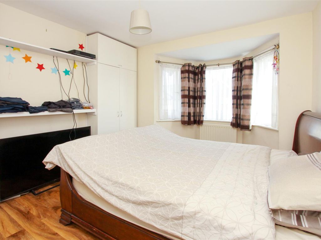 3 bed end terrace house for sale in Dickens Avenue, Hillingdon UB8, £485,000