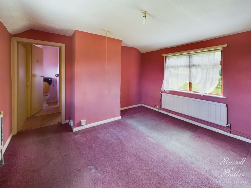 4 bed detached house for sale in Chapel Lane, Akeley, Buckingham. MK18, £495,000