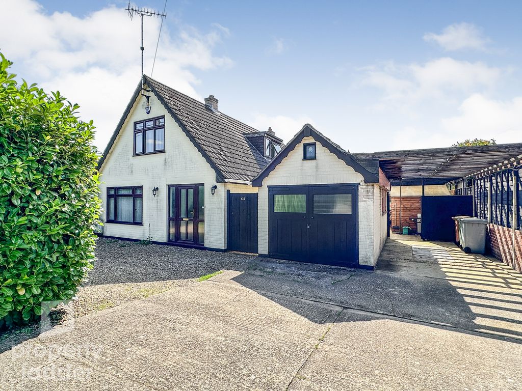 3 bed detached house for sale in Crostwick Lane, Spixworth, Norwich NR10, £420,000