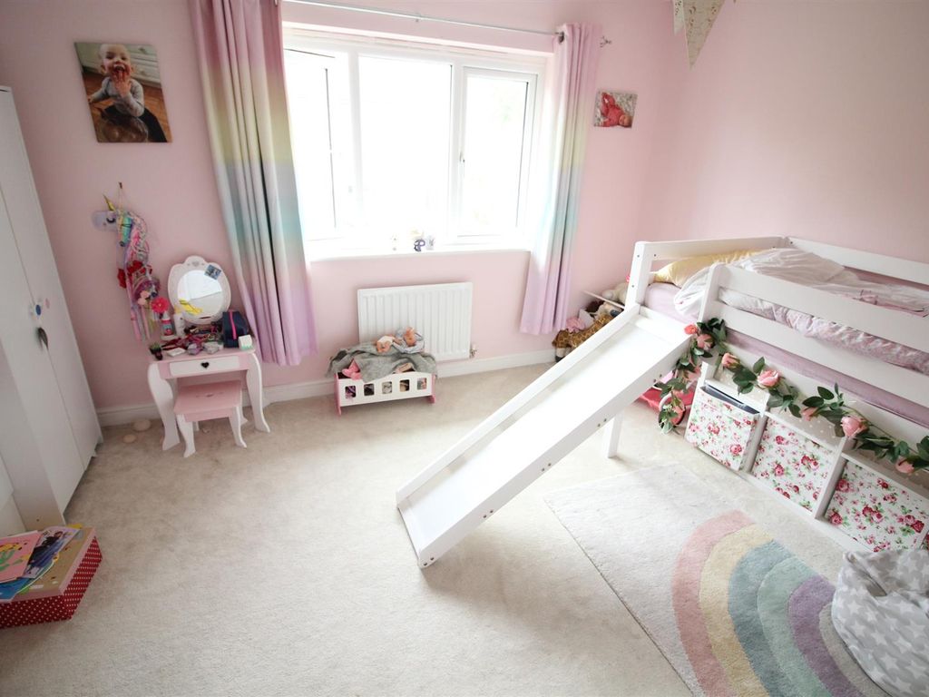 3 bed detached house for sale in Bartlett Way, Sherburn In Elmet, Leeds LS25, £345,000
