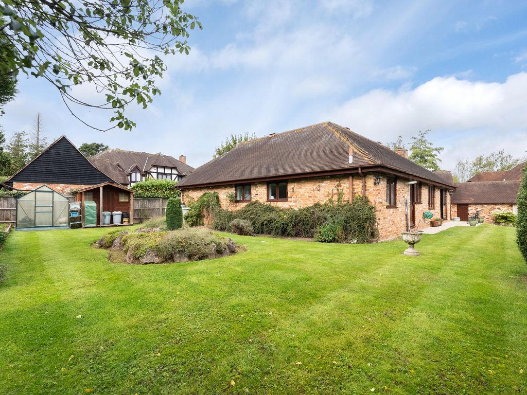 4 bed detached bungalow for sale in Old Barn Drive, Capel, Dorking RH5, £925,000