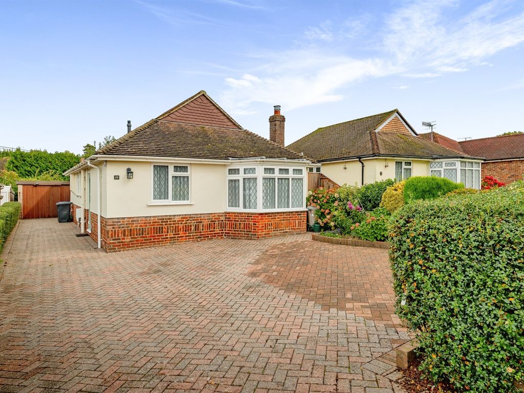 3 bed detached bungalow for sale in Linden Avenue, East Grinstead RH19, £550,000