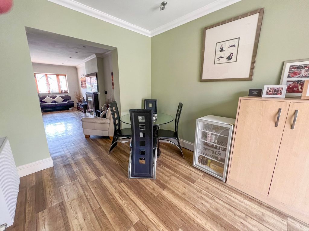 3 bed detached house for sale in Ashingdon Road, Ashingdon, Rochford SS4, £450,000