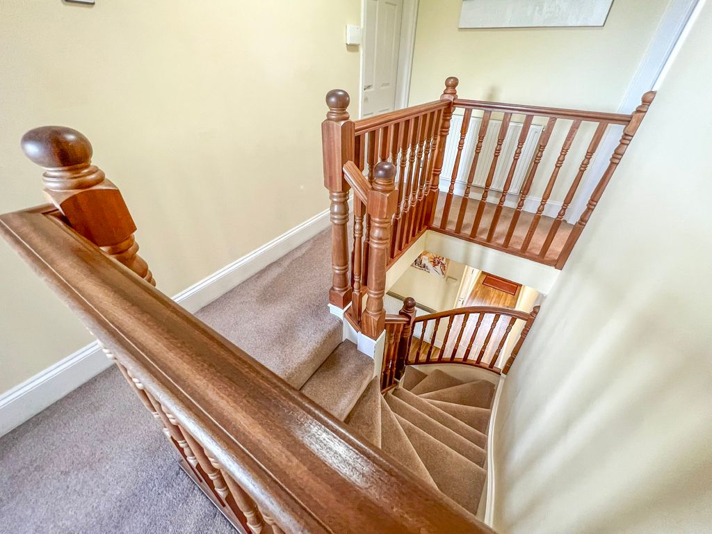 3 bed detached house for sale in Ashingdon Road, Ashingdon, Rochford SS4, £450,000