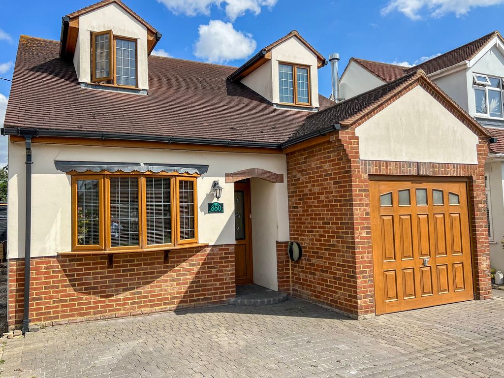 3 bed detached house for sale in Ashingdon Road, Ashingdon, Rochford SS4, £450,000