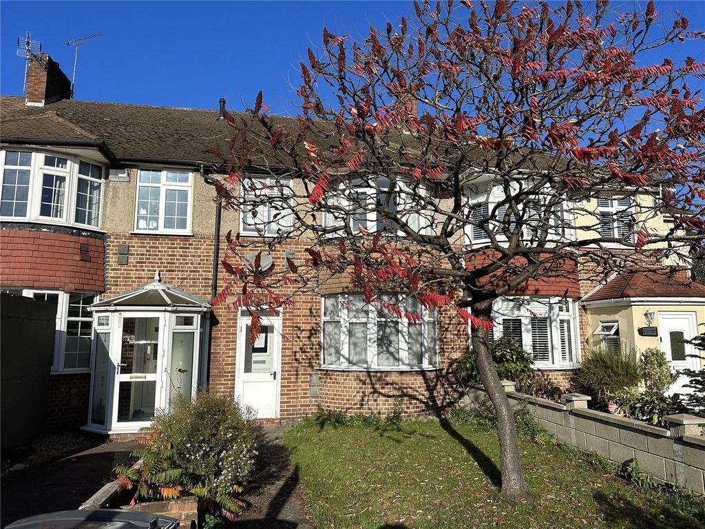 3 bed terraced house for sale in Malden Way, New Malden KT3, £500,000