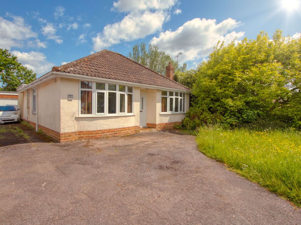 3 bed detached bungalow for sale in Hoveland Lane, Parkfield, Taunton TA1, £345,000