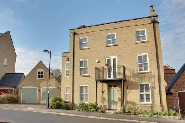 5 bed detached house for sale in Avington Way, Sherfield Park, Basingstoke RG27, £700,000