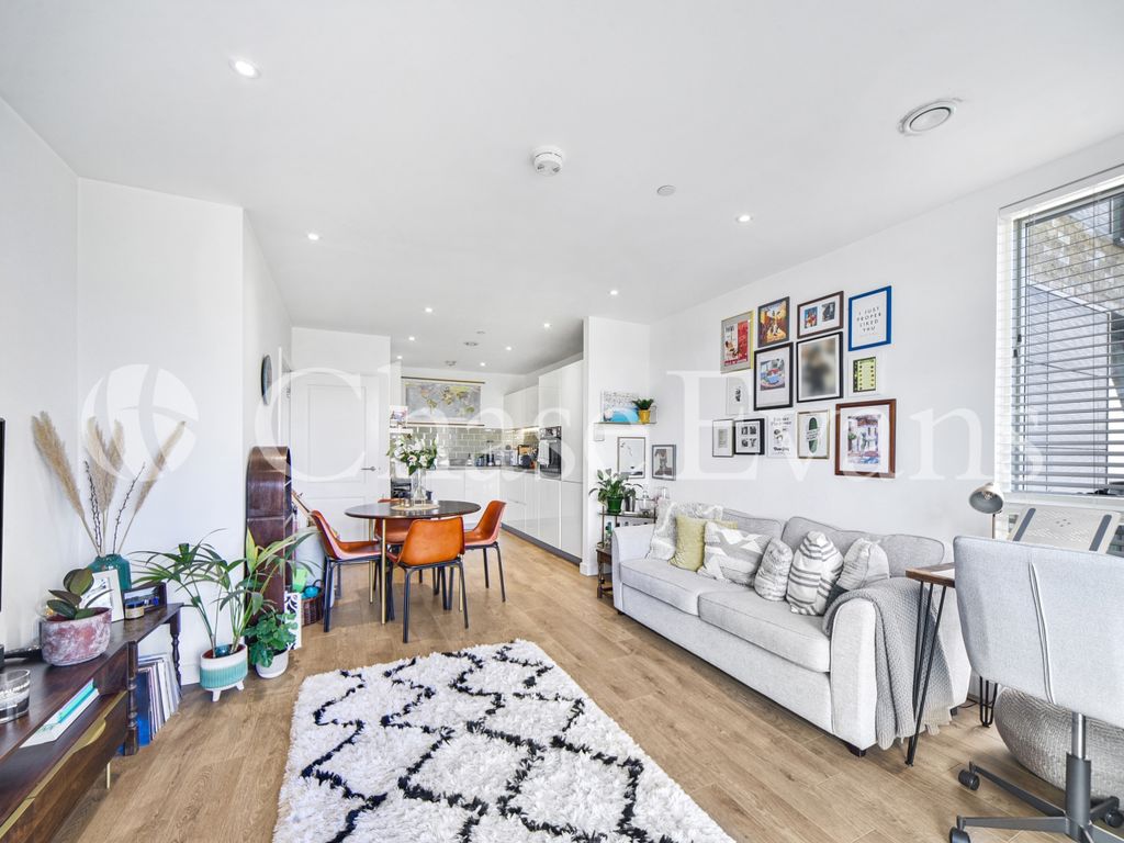 1 bed flat for sale in Madeira Street, Poplar E14, £385,000