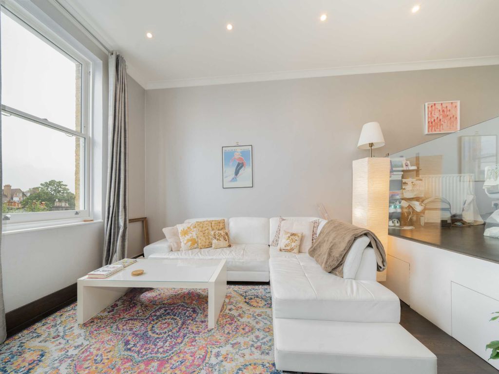 1 bed flat for sale in Airlie Gardens, London W8, £750,000