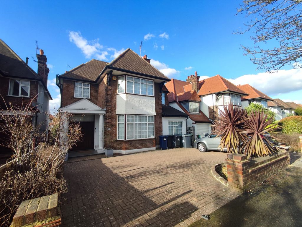 5 bed detached house to rent in Armitage Road, London NW11, £5,995 pcm