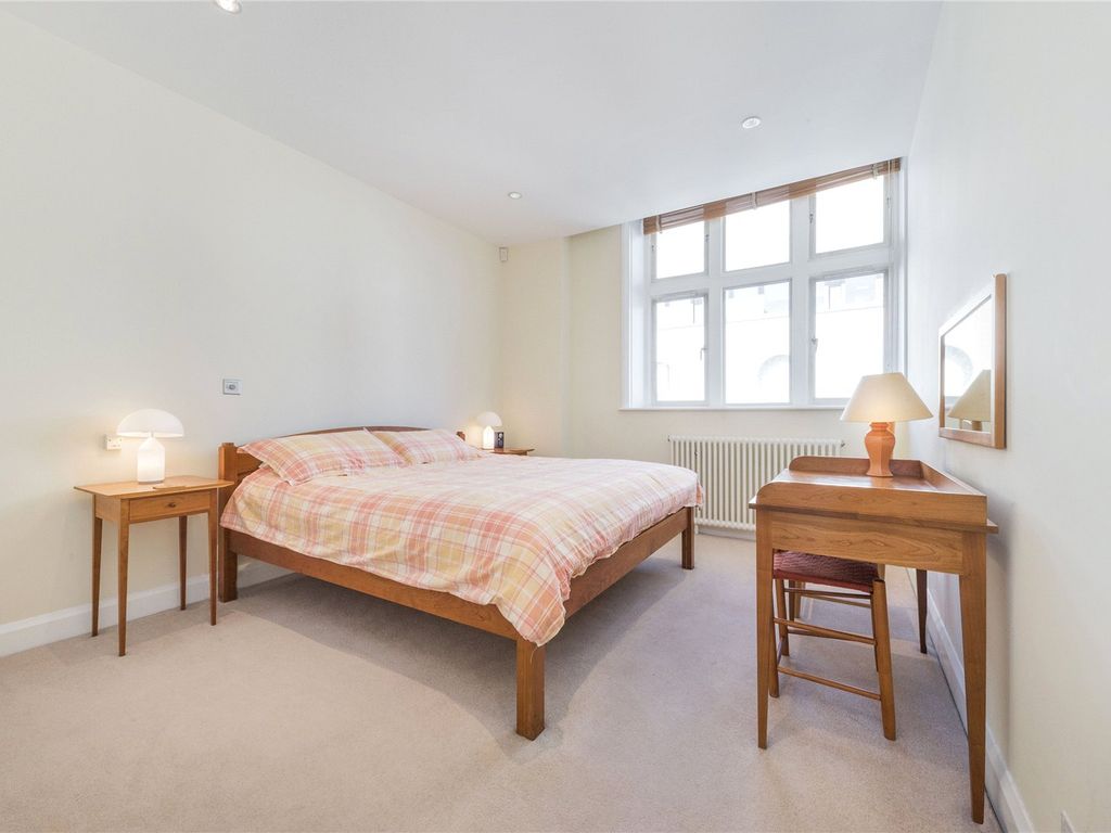 2 bed flat for sale in Wellington Street, Aldwych WC2E, £1,550,000