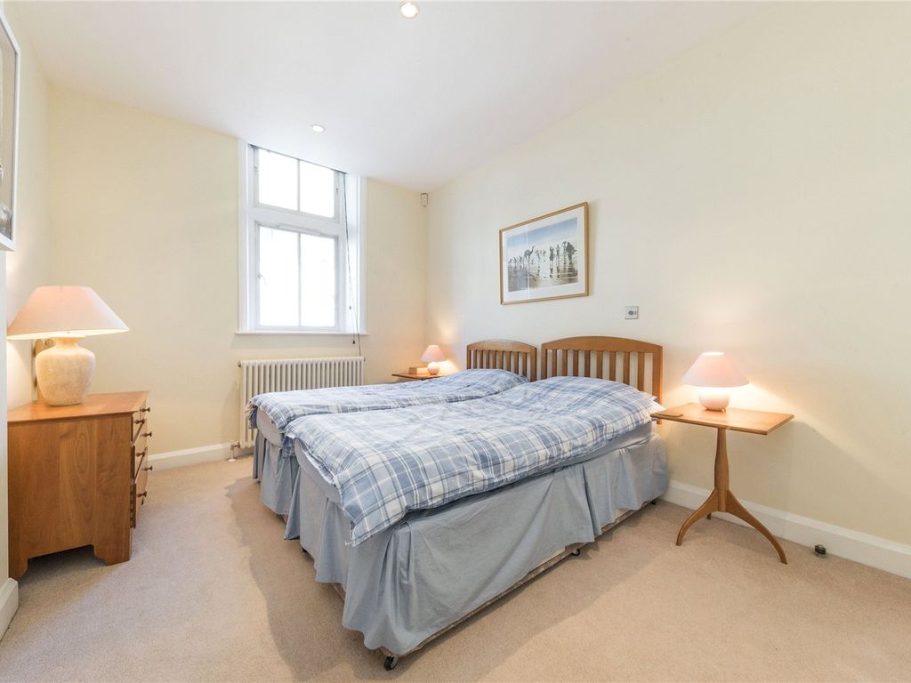 2 bed flat for sale in Wellington Street, Aldwych WC2E, £1,550,000