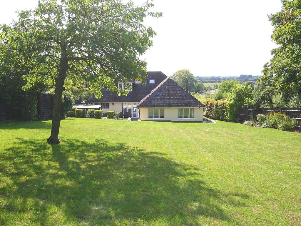 5 bed detached house for sale in Green Coombe, Totternhoe, Beds. LU6, £1,100,000
