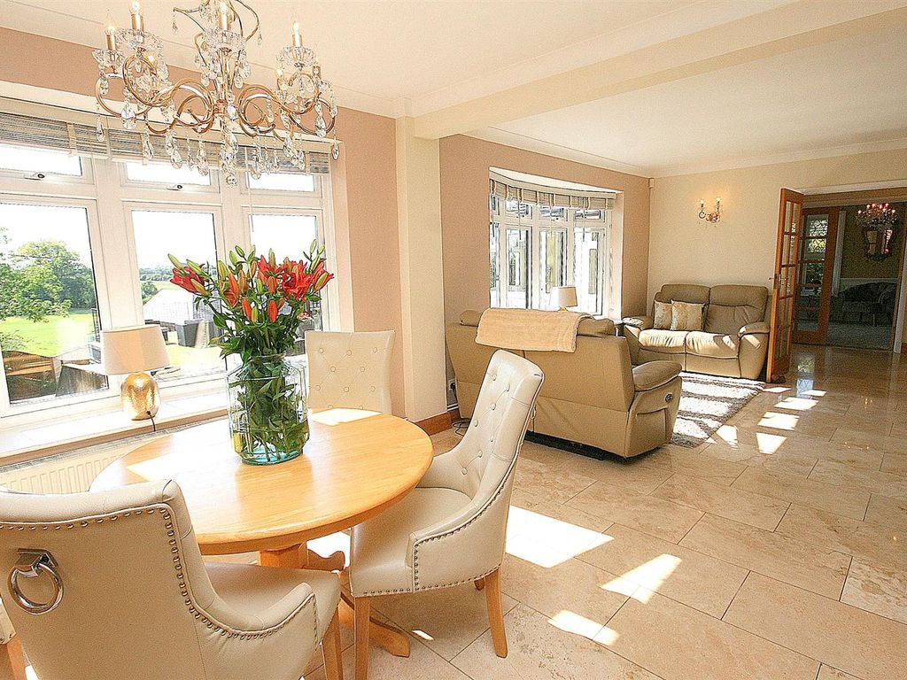 5 bed detached house for sale in Green Coombe, Totternhoe, Beds. LU6, £1,100,000