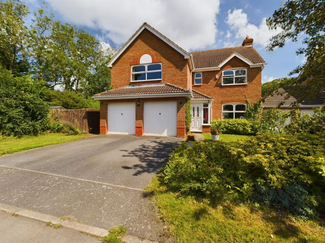 4 bed detached house for sale in Croft Lane, Roade, Northampton NN7, £575,000
