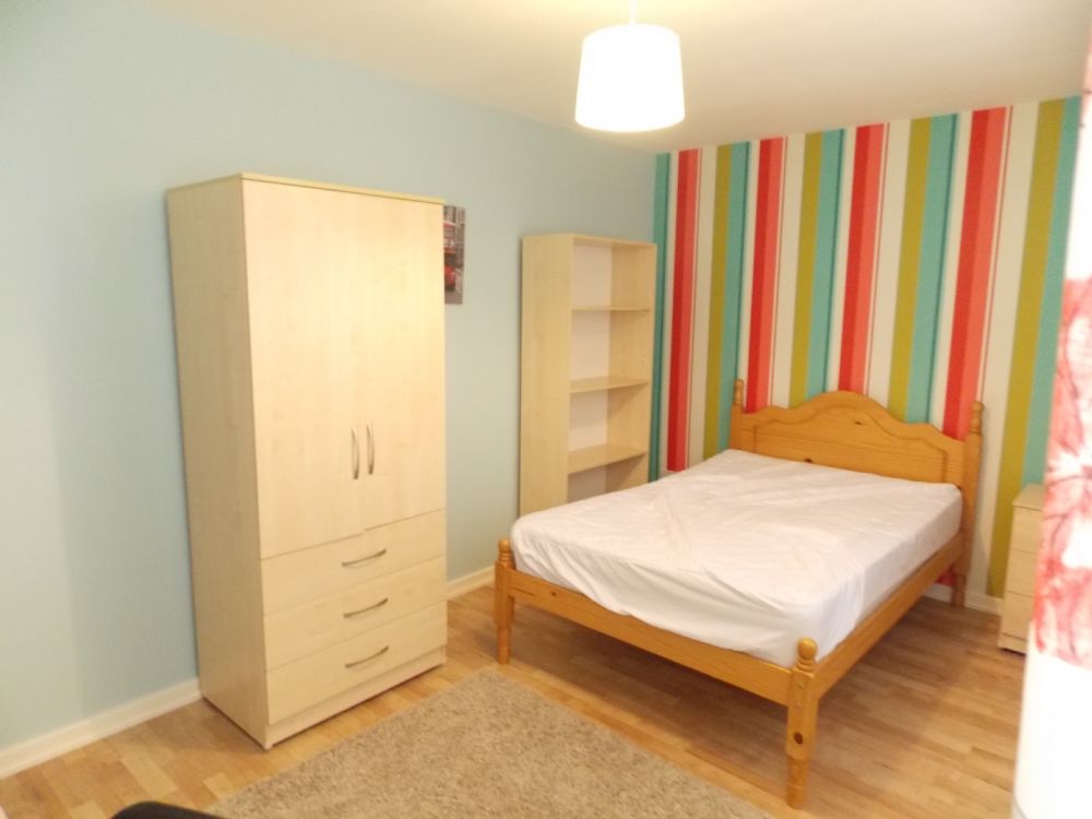 3 bed flat for sale in Chalton Street, Kings Cross NW1, £699,000