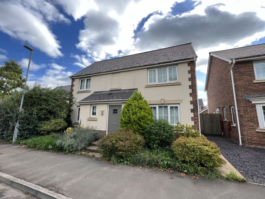 4 bed detached house for sale in Cordell Close, Llanfoist, Abergavenny NP7, £425,000
