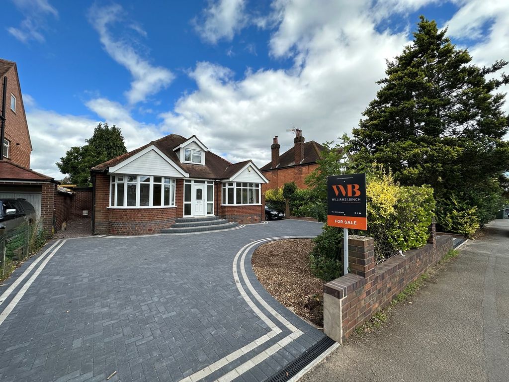 4 bed bungalow for sale in Broad Lane, Coventry CV5, £499,950