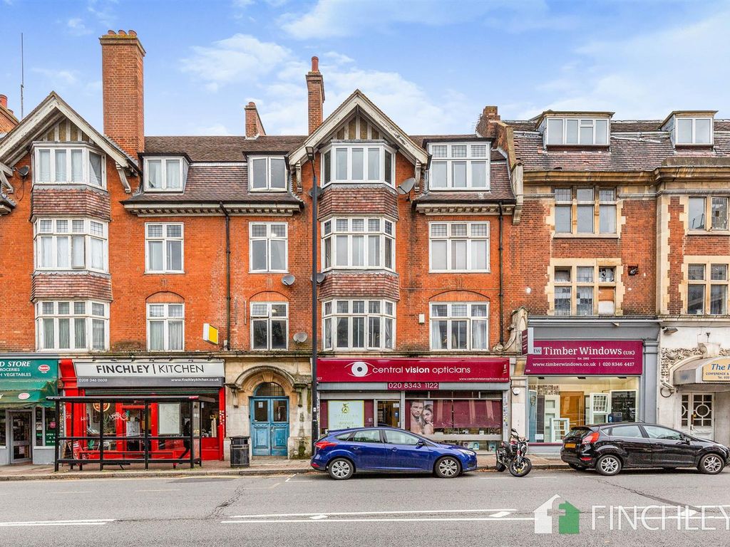 2 bed flat for sale in Alexandra House, 352 Regents Park Road, Finchley Central N3, £365,000