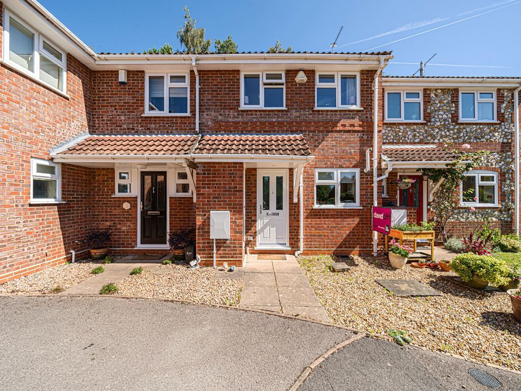 2 bed terraced house for sale in Dodsells Well, Wokingham, Berkshire RG40, £349,950