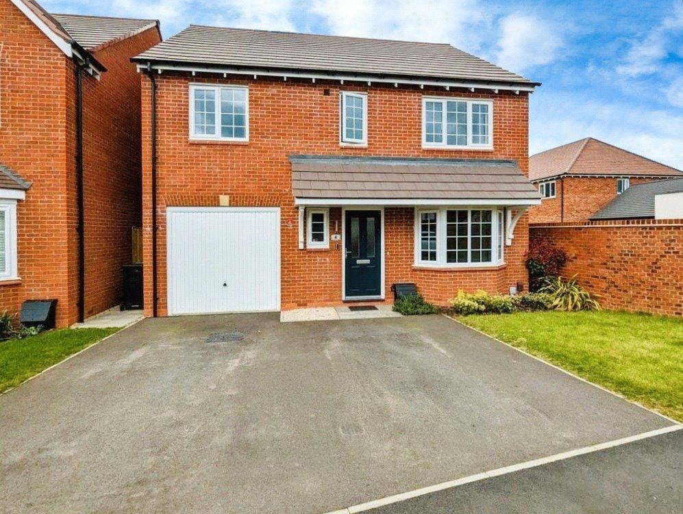 4 bed detached house to rent in Doverton Close, Nuneaton, Warwickshire CV11, £1,395 pcm