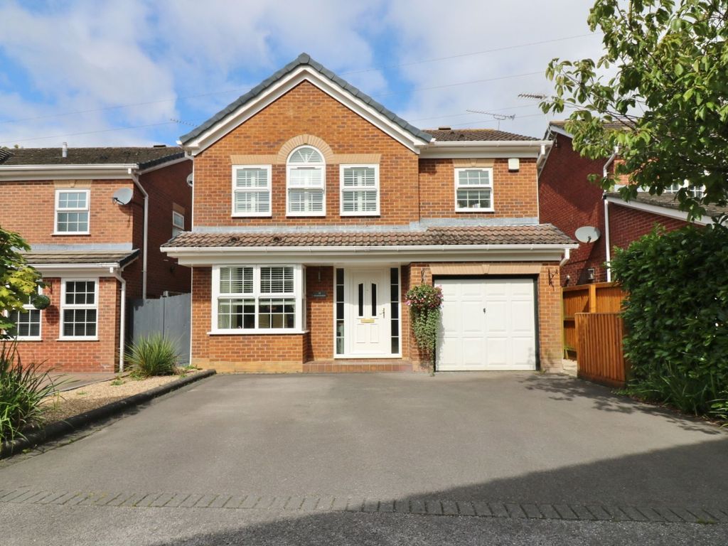 4 bed detached house for sale in Marlborough Gardens, Hedge End SO30, £475,000