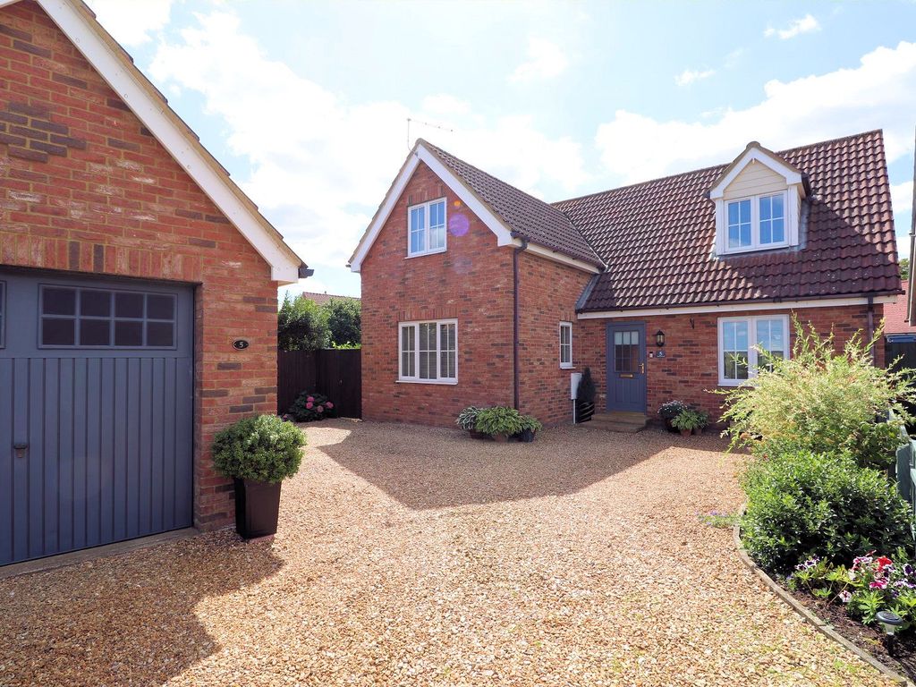 4 bed detached house for sale in Red Hart Close, Downham Market PE38, £375,000