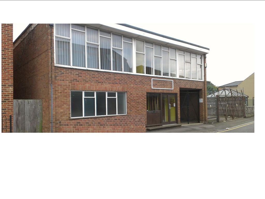 Warehouse to let in St. Catherine Street, Gloucester GL1, £35,000 pa