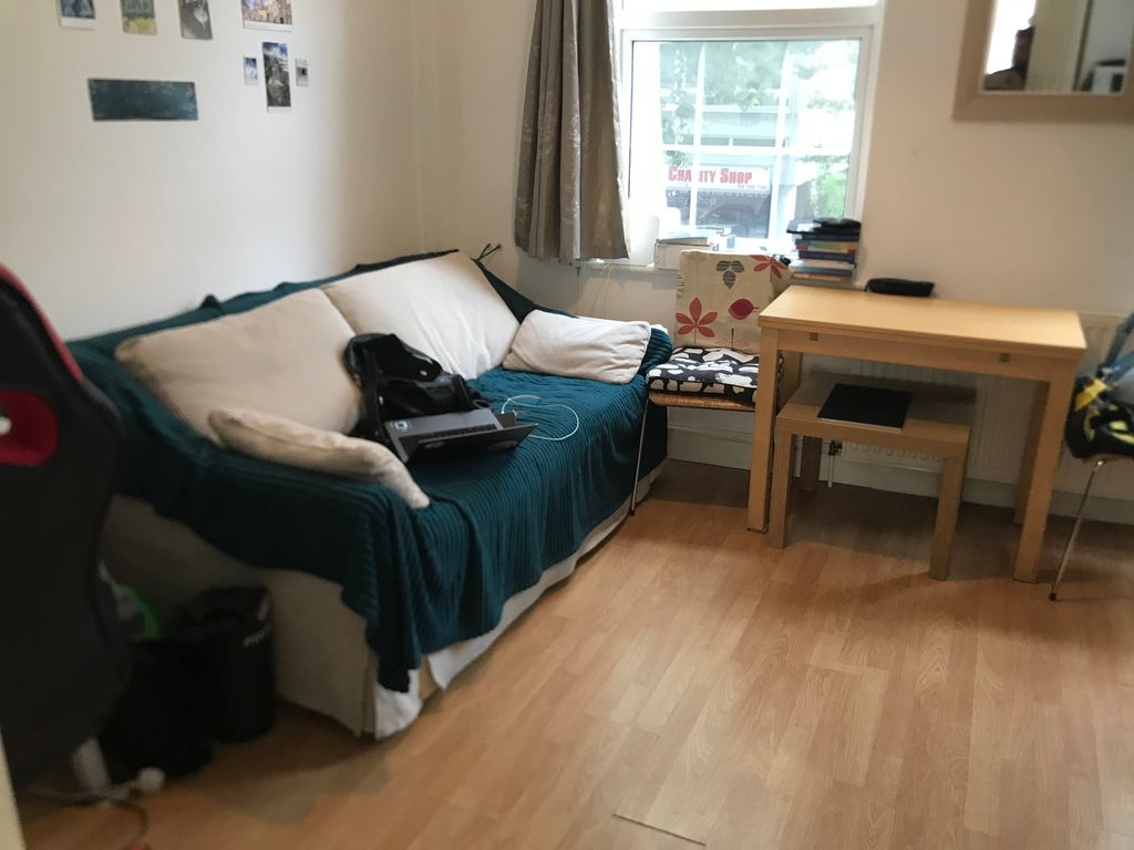 1 bed flat to rent in Whitecross Street, London EC1Y, £1,900 pcm