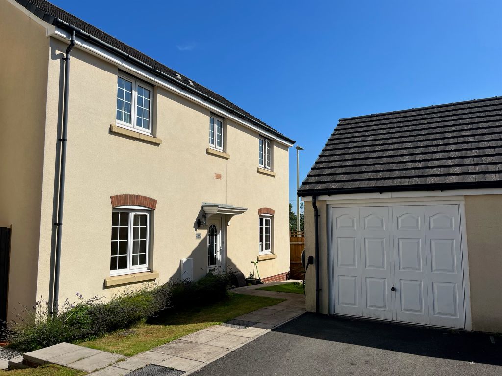 4 bed detached house for sale in Mill View, Caerphilly CF83, £400,000