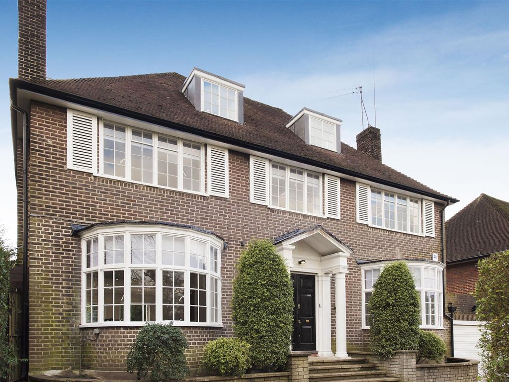 6 bed detached house to rent in Deacons Rise, Hampstead Garden Suburb N2, £7,583 pcm