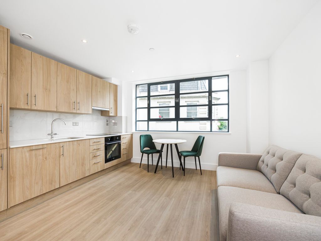 Studio to rent in Frampton Street, London NW8, £1,950 pcm