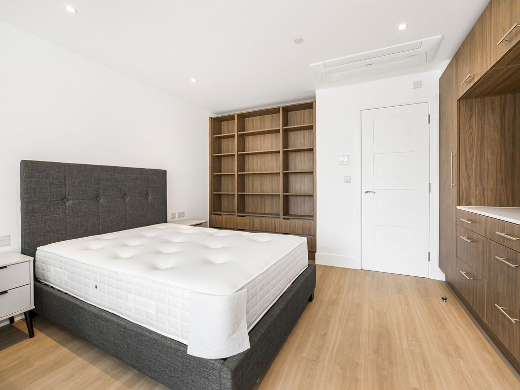 Studio to rent in Frampton Street, London NW8, £1,950 pcm