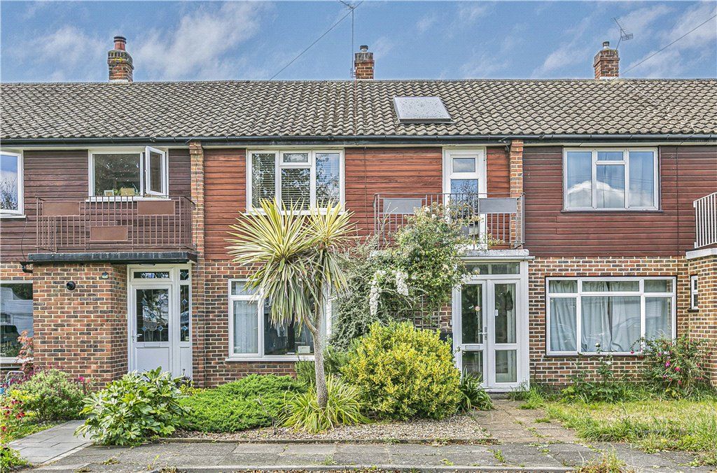 3 bed terraced house for sale in Camellia Place, Twickenham TW2, £525,000