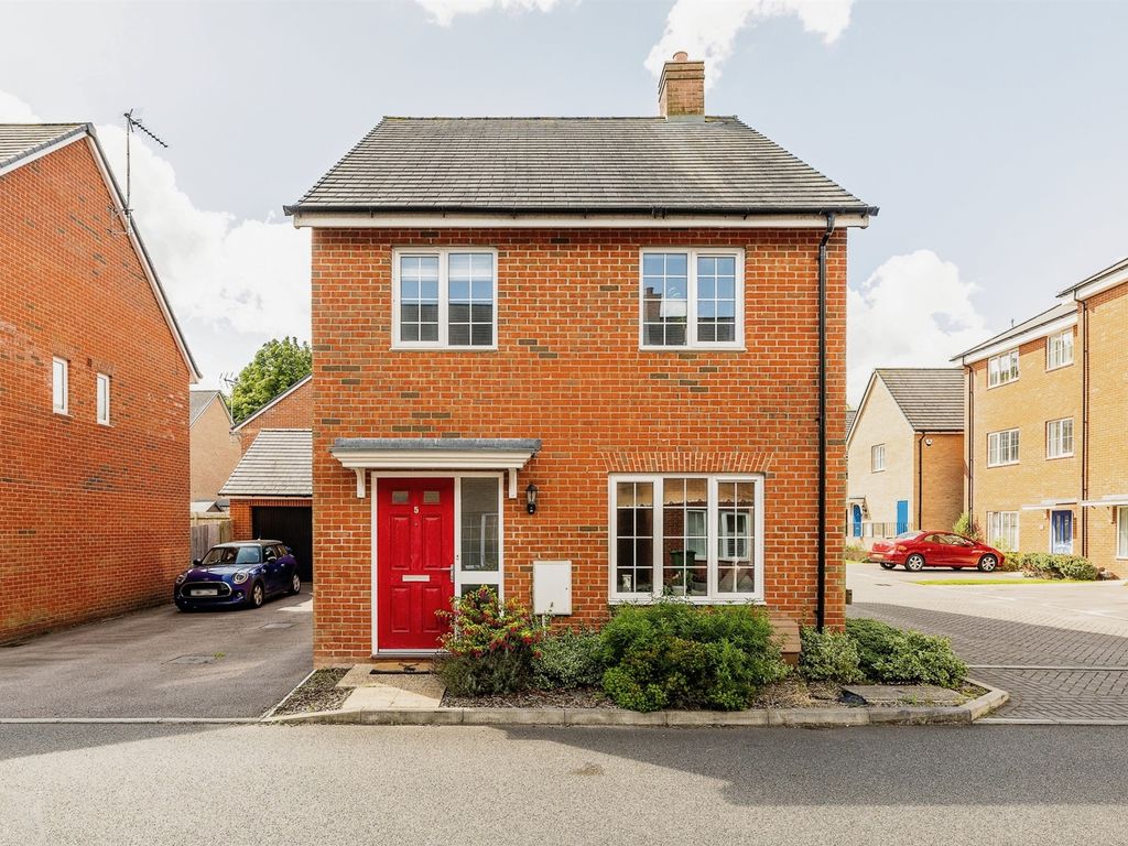 4 bed detached house for sale in Foundry Drive, Buckingham MK18, £475,000