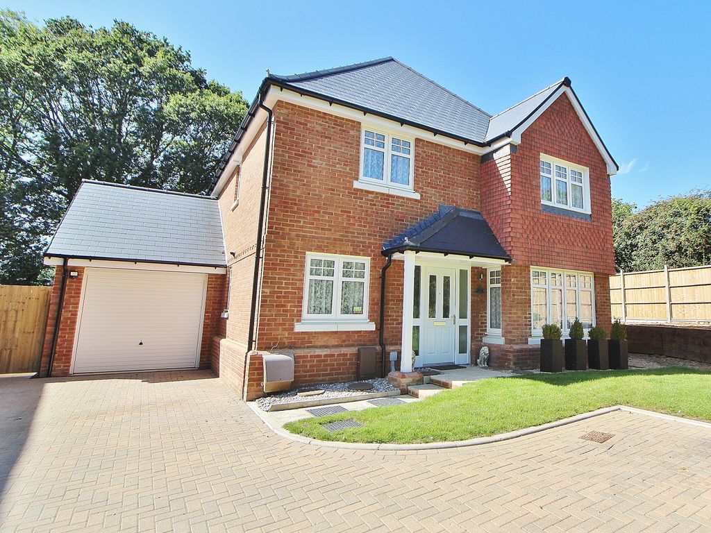 New home, 4 bed detached house for sale in Coddington Grove, Waterlooville PO8, £525,000