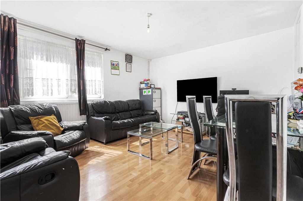 3 bed flat for sale in Livermere Road, London E8, £450,000