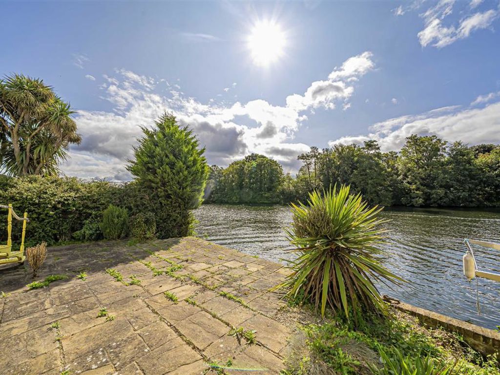 3 bed detached house for sale in Sunbury Court Island, Sunbury-On-Thames TW16, £600,000