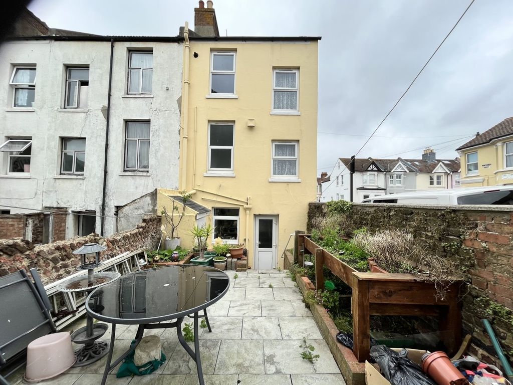 3 bed property for sale in Rutland Road, Hove BN3, £650,000