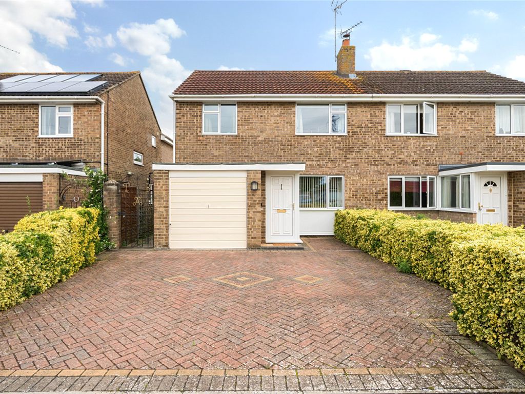 3 bed semi-detached house for sale in Meadow Close, Farmoor, Oxford, Oxfordshire OX2, £385,000