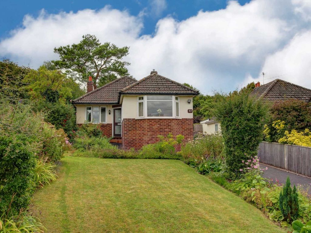 2 bed bungalow for sale in Meadow Road, Charlton Marshall DT11, £340,000