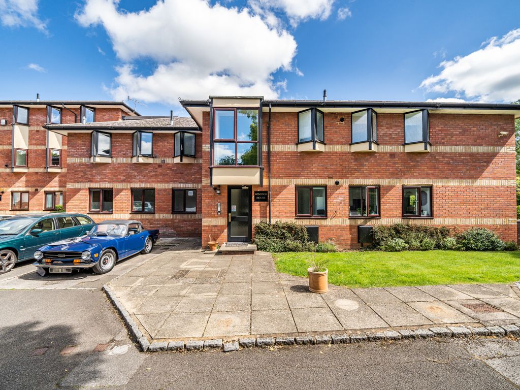 2 bed flat for sale in Windsor House, St Andrews Road, Henley-On-Thames, Oxfordshire RG9, £375,000