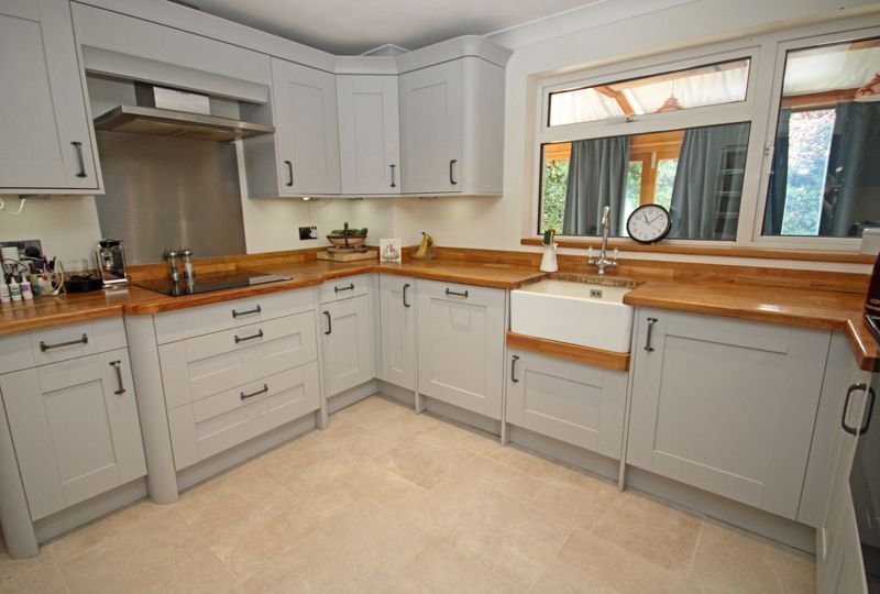 4 bed detached house for sale in Avon Meade, Fordingbridge SP6, £410,000