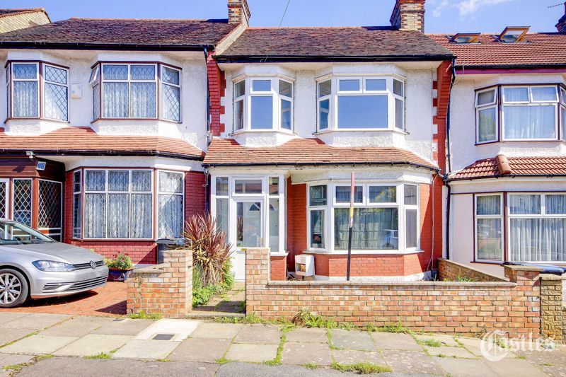 3 bed terraced house for sale in Belmont Avenue, London N13, £650,000