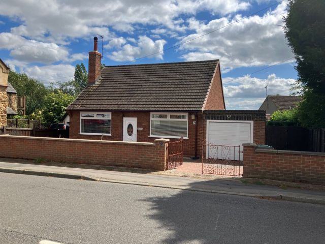 2 bed detached bungalow for sale in High Street, Braunston, Daventry NN11, £400,000
