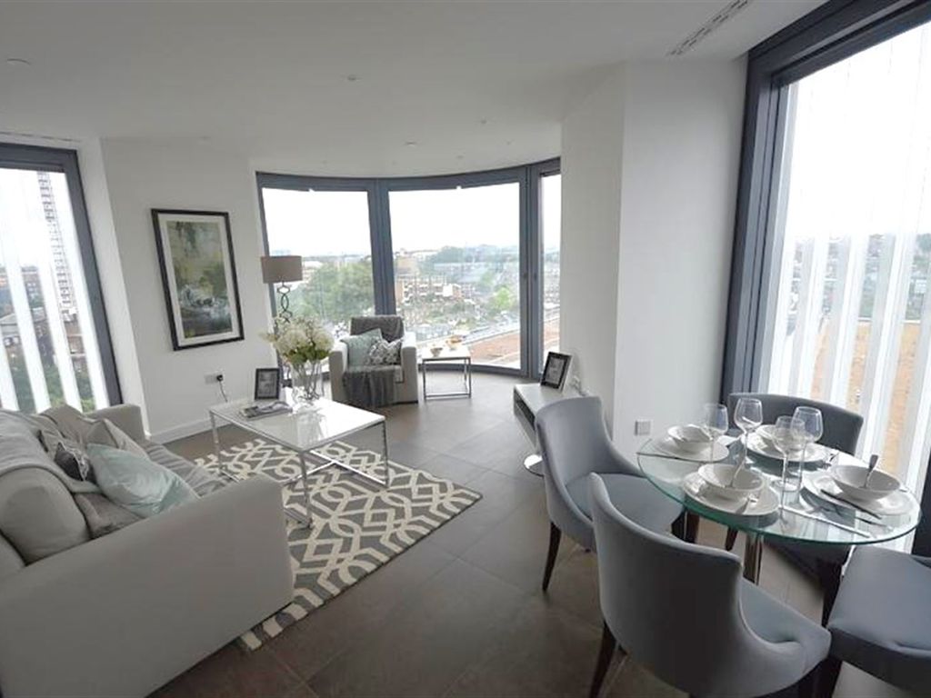 2 bed flat for sale in Chronicle Tower, 216B City Road, London EC1V, £975,000