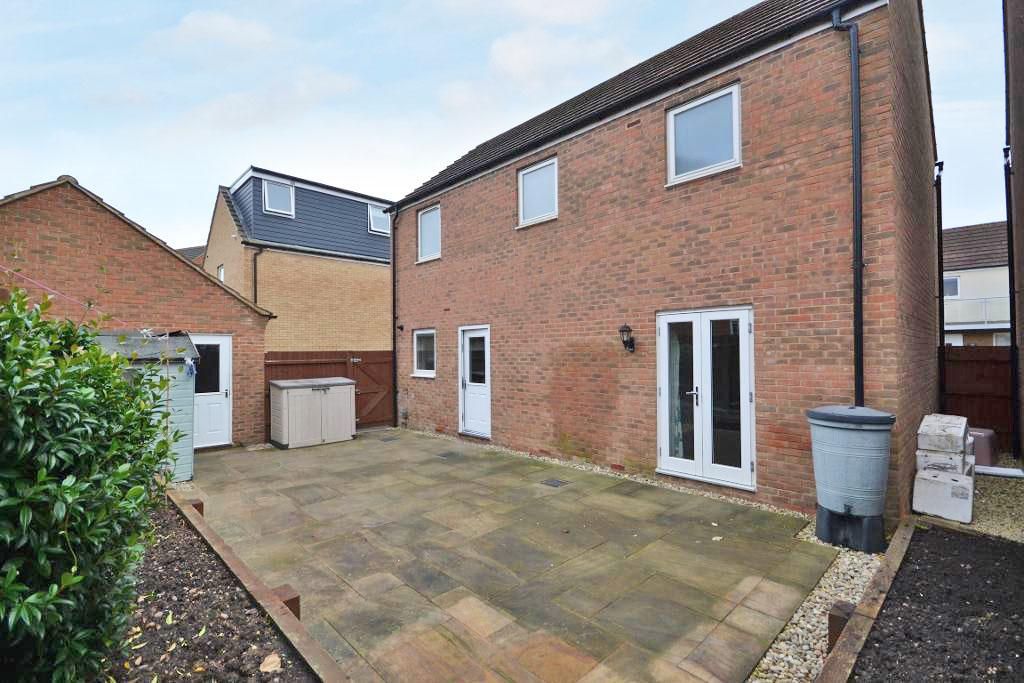 3 bed detached house for sale in Highland Drive, Broughton, Milton Keynes, Buckinghamshire MK10, £400,000