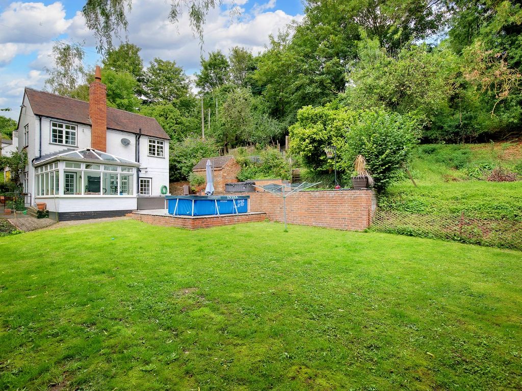 4 bed detached house for sale in Worcester Road, Great Witley, Worcester WR6, £475,000