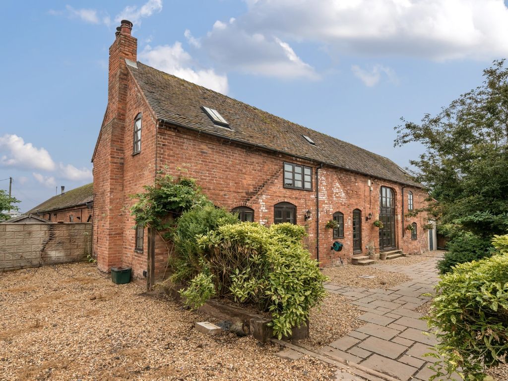 5 bed barn conversion for sale in Pendeford Hall Lane, Coven, Wolverhampton WV9, £795,000